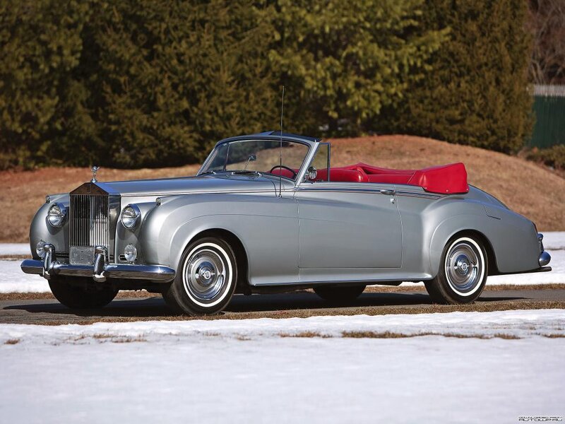 Silver Convertible Car — Serene, Winter