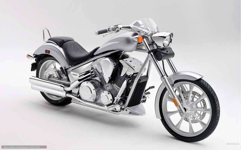 silver cruiser motorcycle