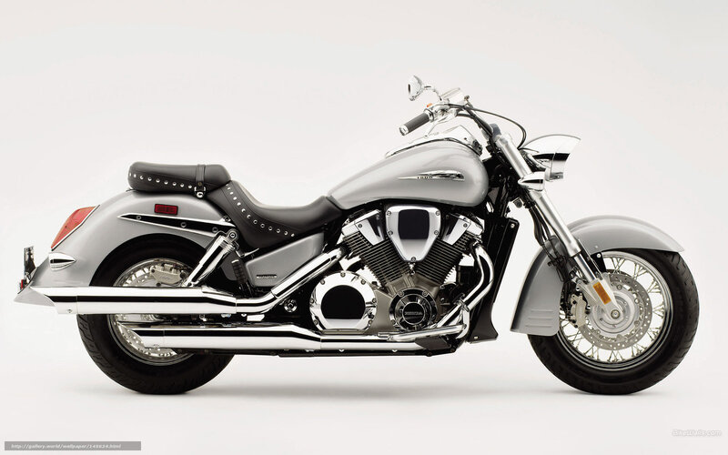 silver cruiser motorcycle