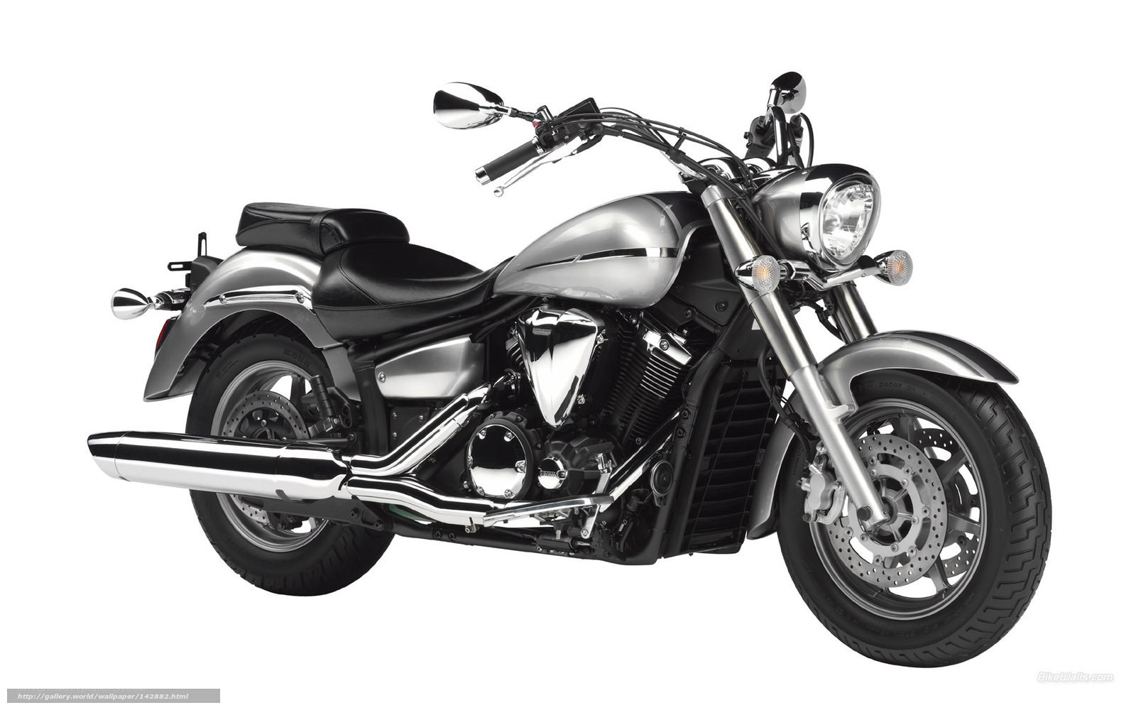 silver cruiser motorcycle
