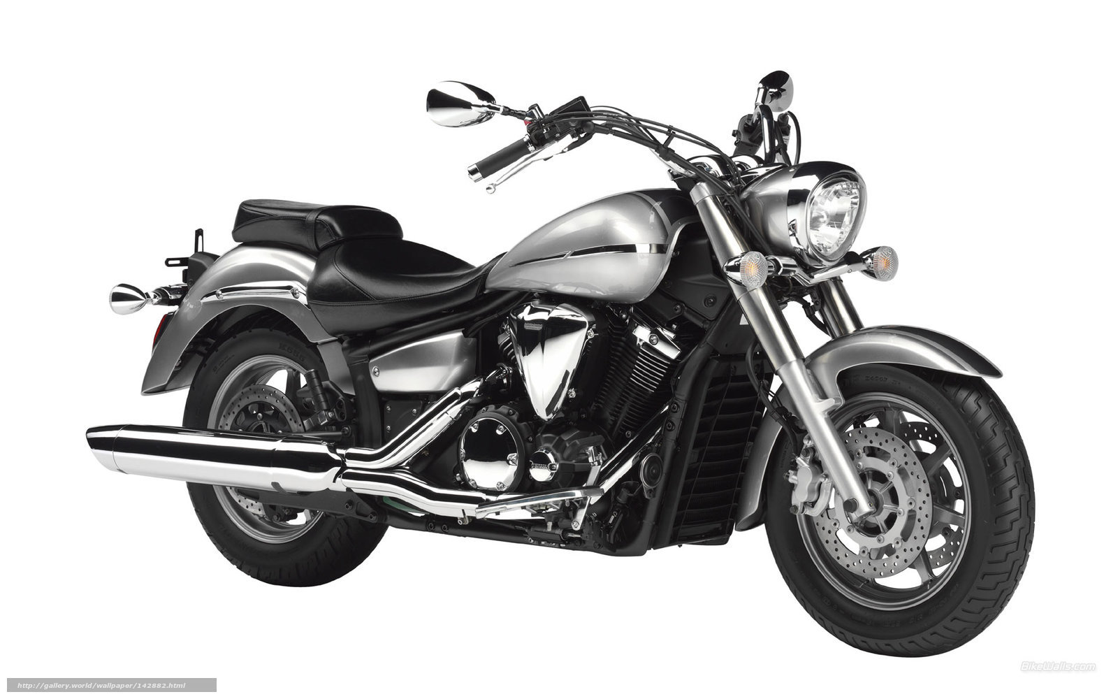 silver cruiser motorcycle