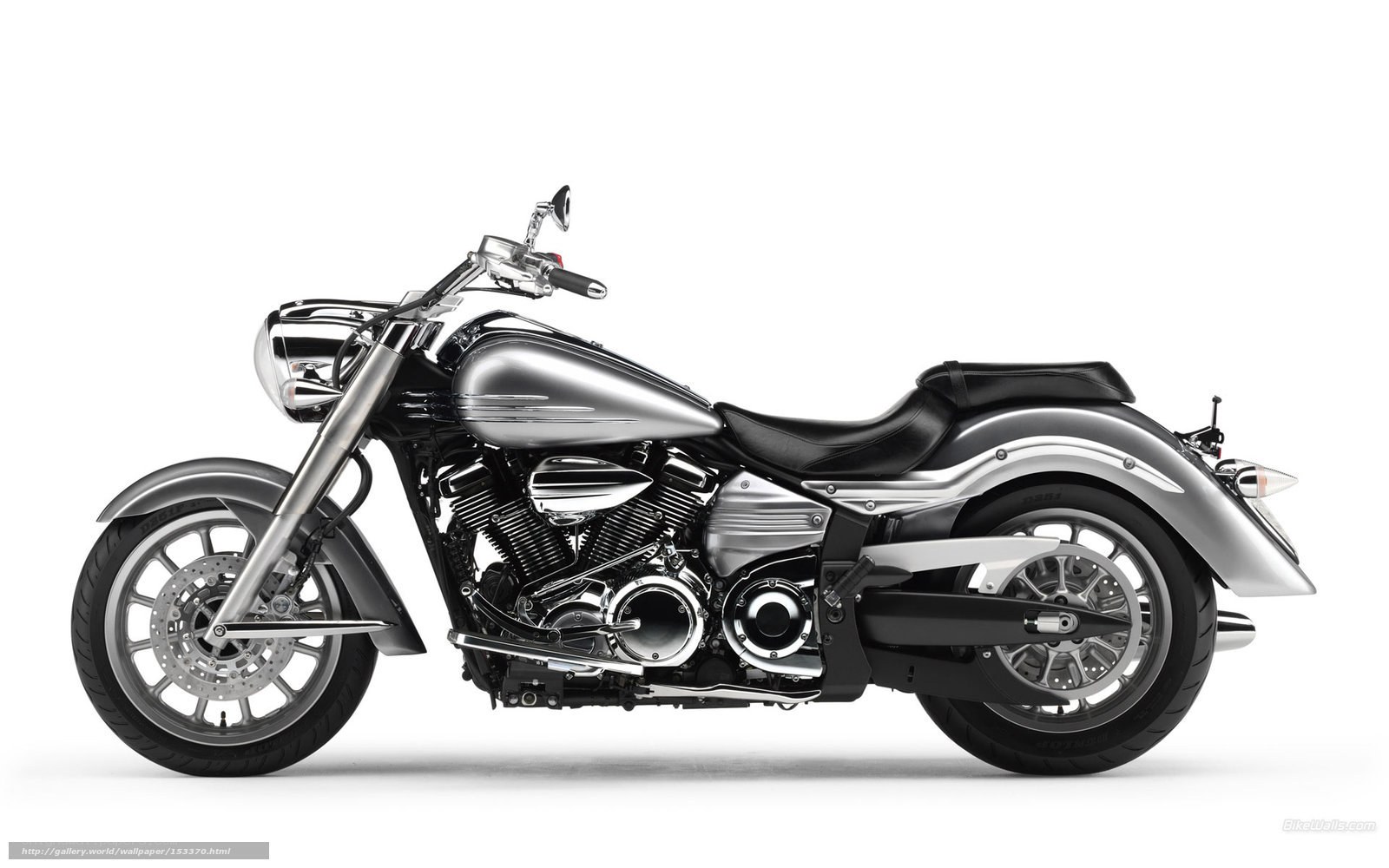 silver cruiser motorcycle