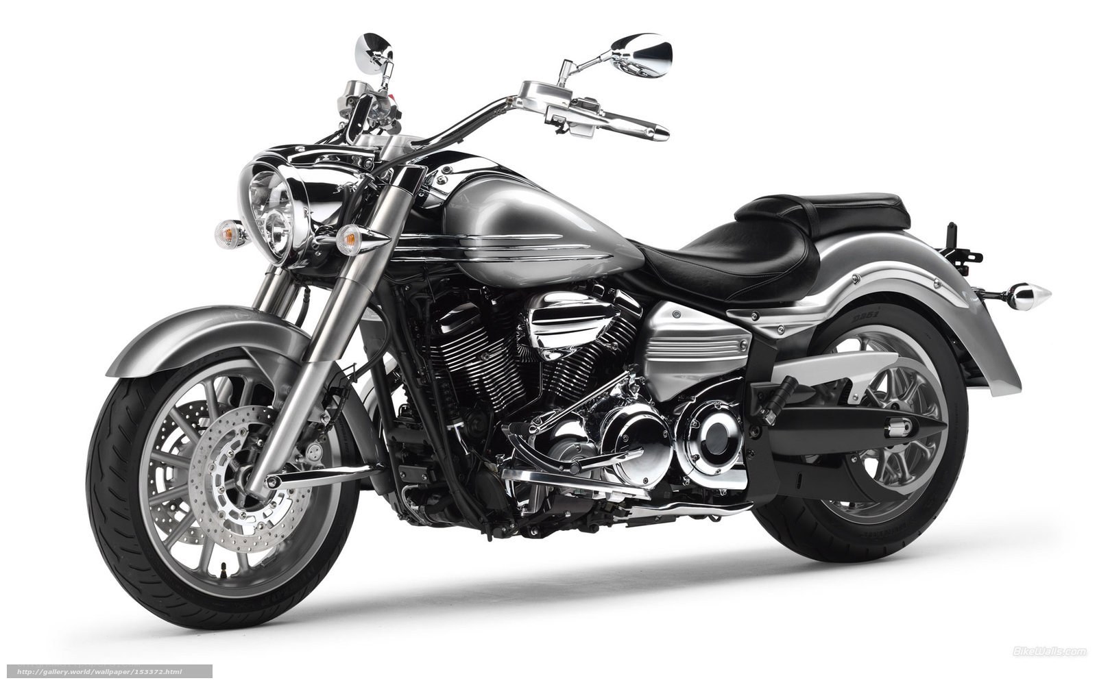 silver cruiser motorcycle