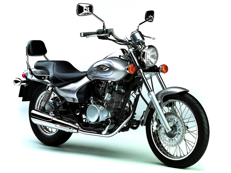 silver cruiser motorcycle