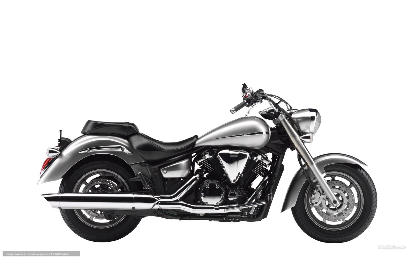 silver cruiser motorcycle