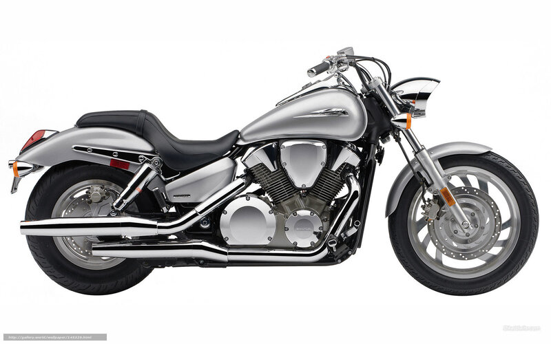 silver cruiser motorcycle