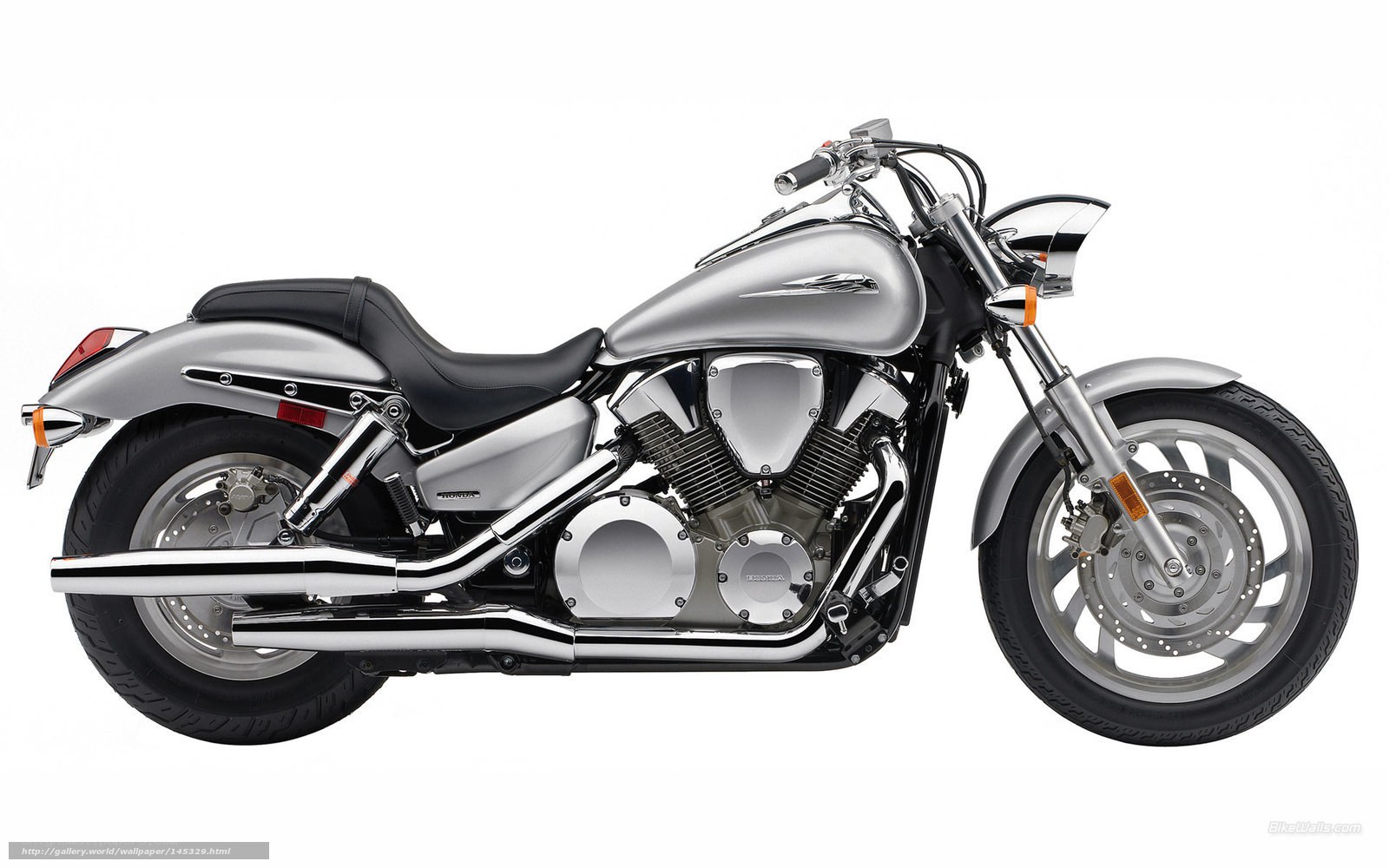 silver cruiser motorcycle