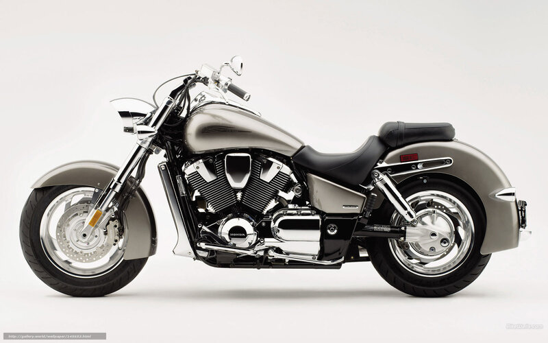 Silver Cruiser Motorcycle — Neutral, Photograph, Engine