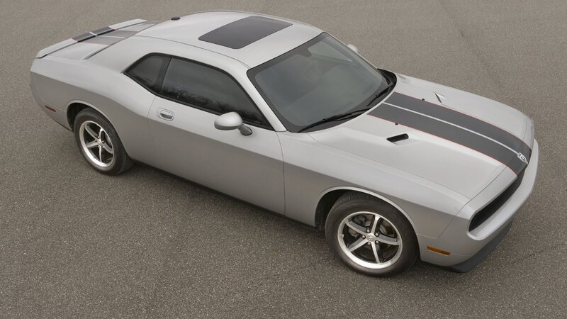 silver dodge challenger muscle car