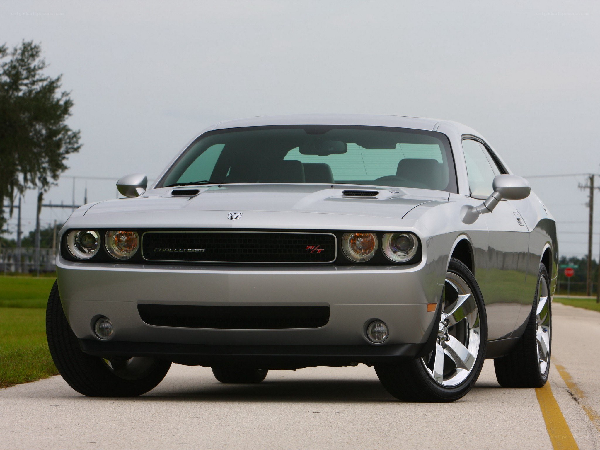 Silver Dodge Challenger R/T