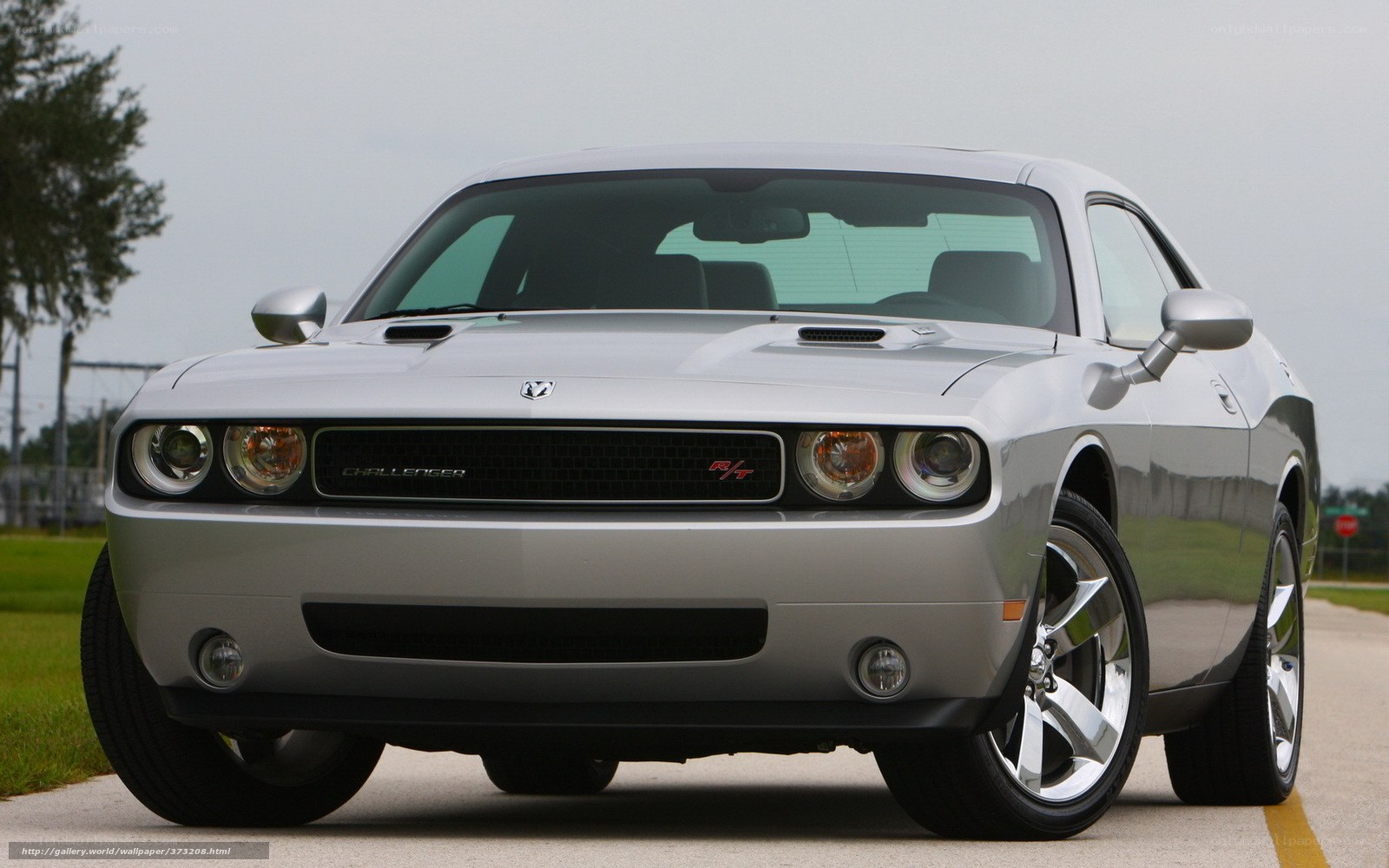 Silver Dodge Challenger R/T
