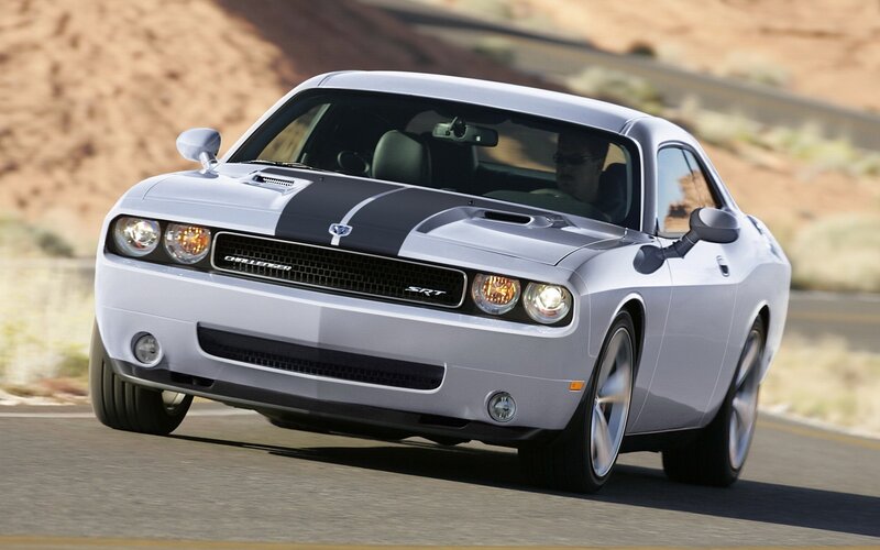 silver dodge challenger srt8