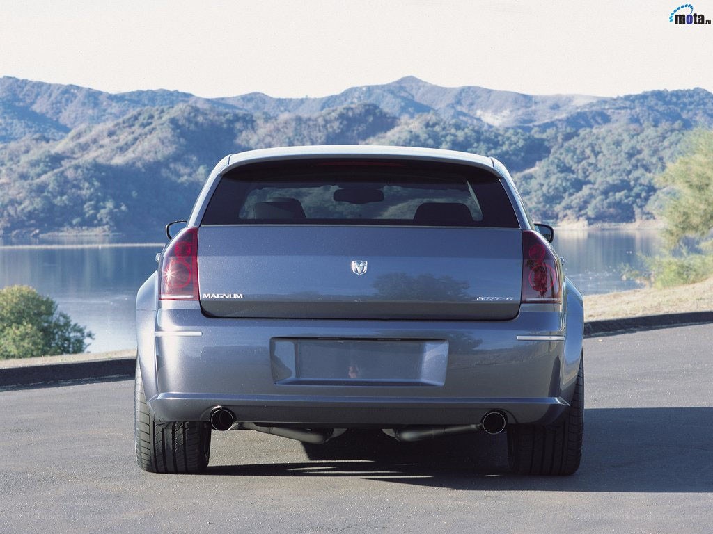 silver dodge magnum srt-8