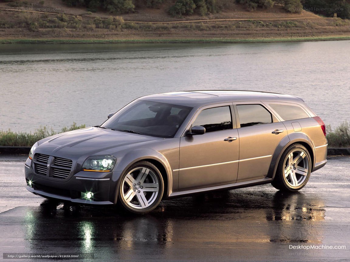 silver dodge magnum station wagon