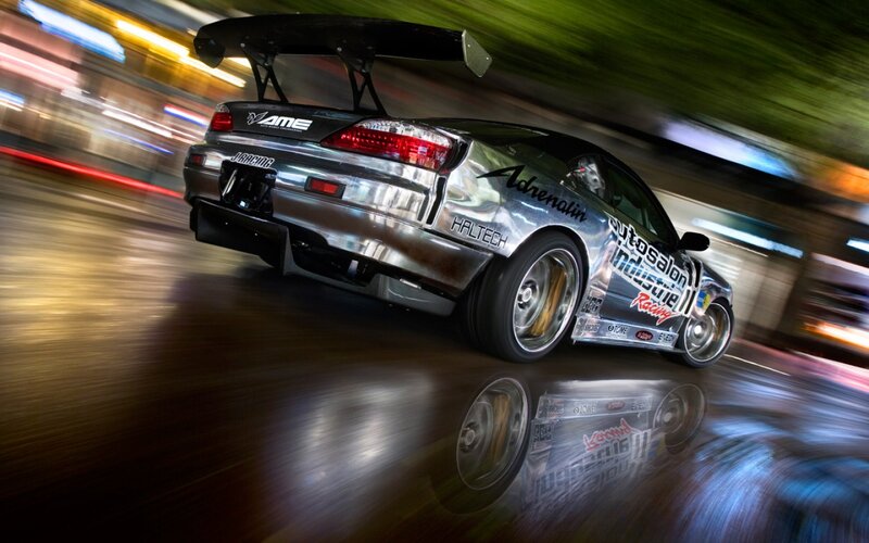 Silver Drift Car — Dynamic