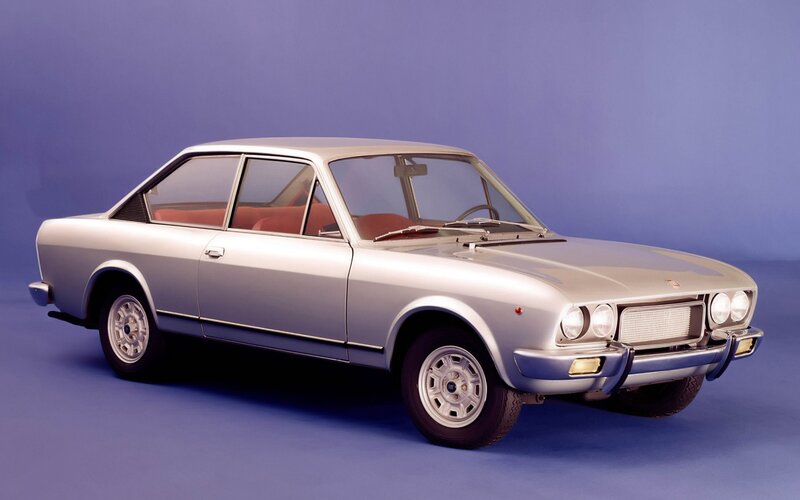 Silver Fiat 124 Coupe