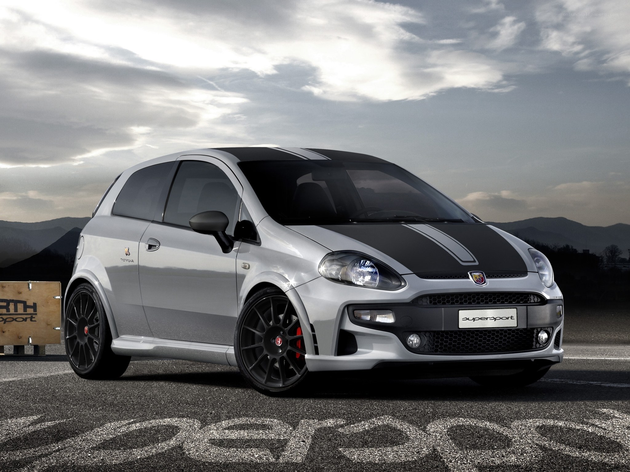 Silver Fiat Abarth Supersport
