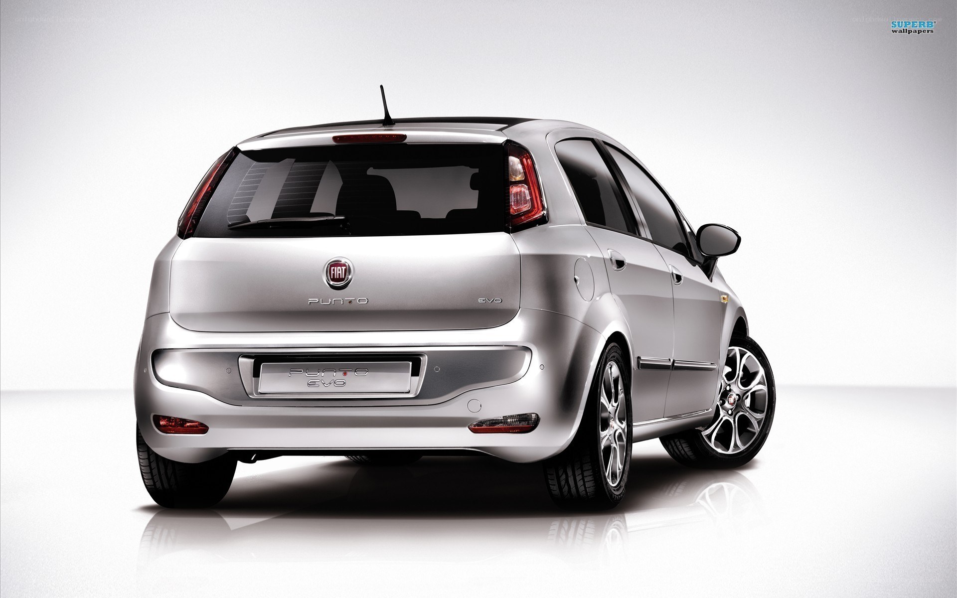 silver fiat punto evo