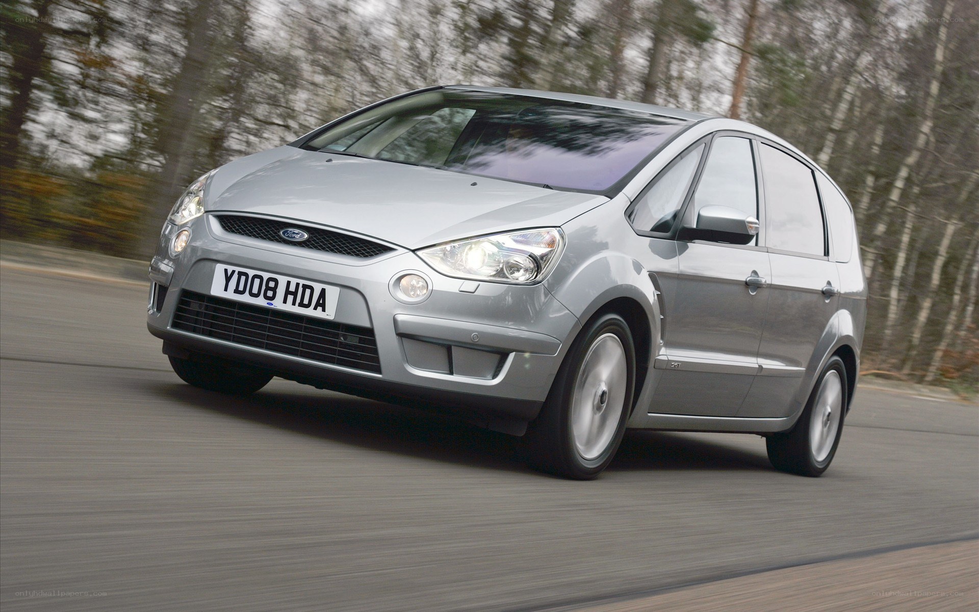 silver ford c-max in motion