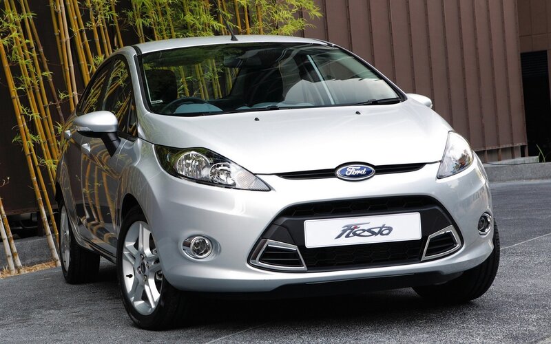 silver ford fiesta car