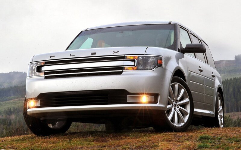 Silver Ford Flex Suv — Dramatic, Photograph