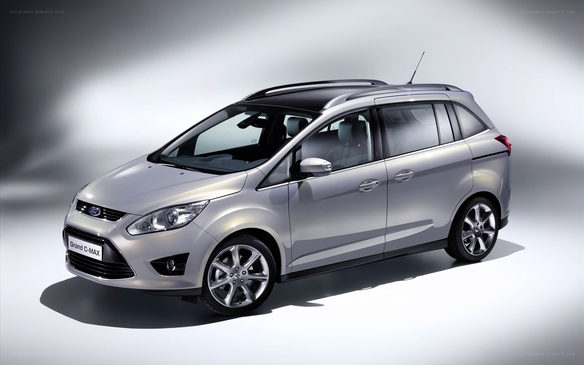 Silver Ford Grand C-MAX