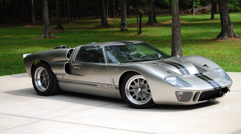 Silver Ford Gt40