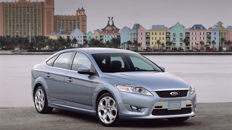 Silver Ford Mondeo — Calm