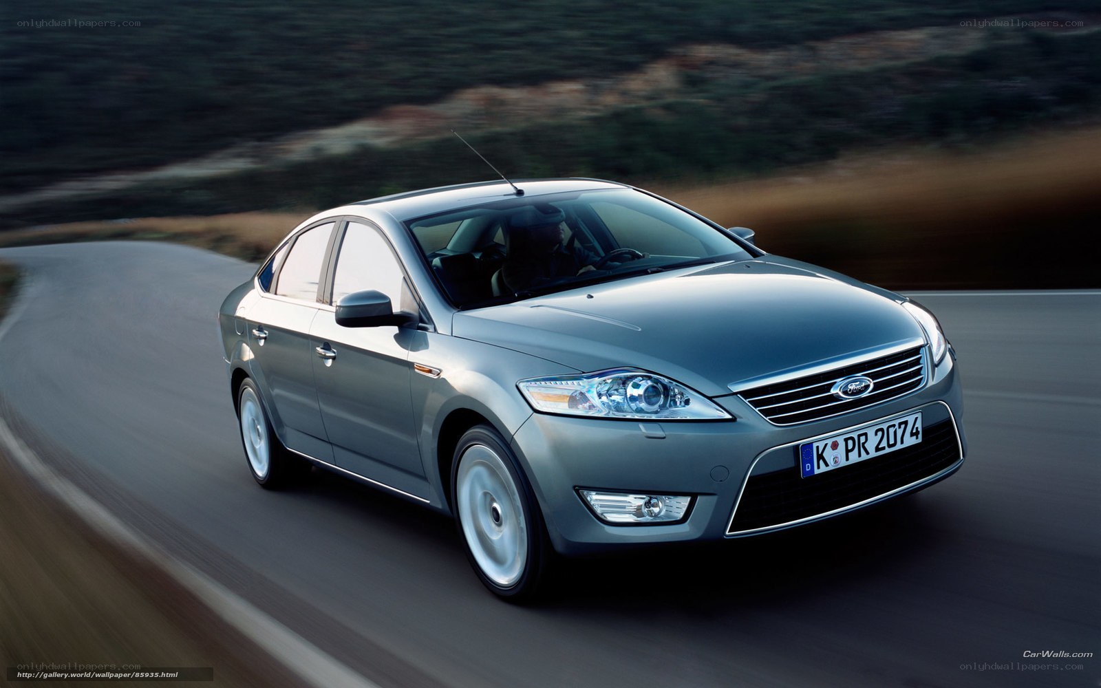 silver ford mondeo in motion