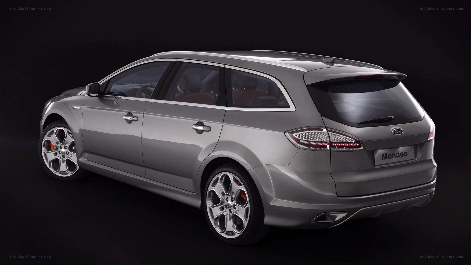 silver ford mondeo station wagon