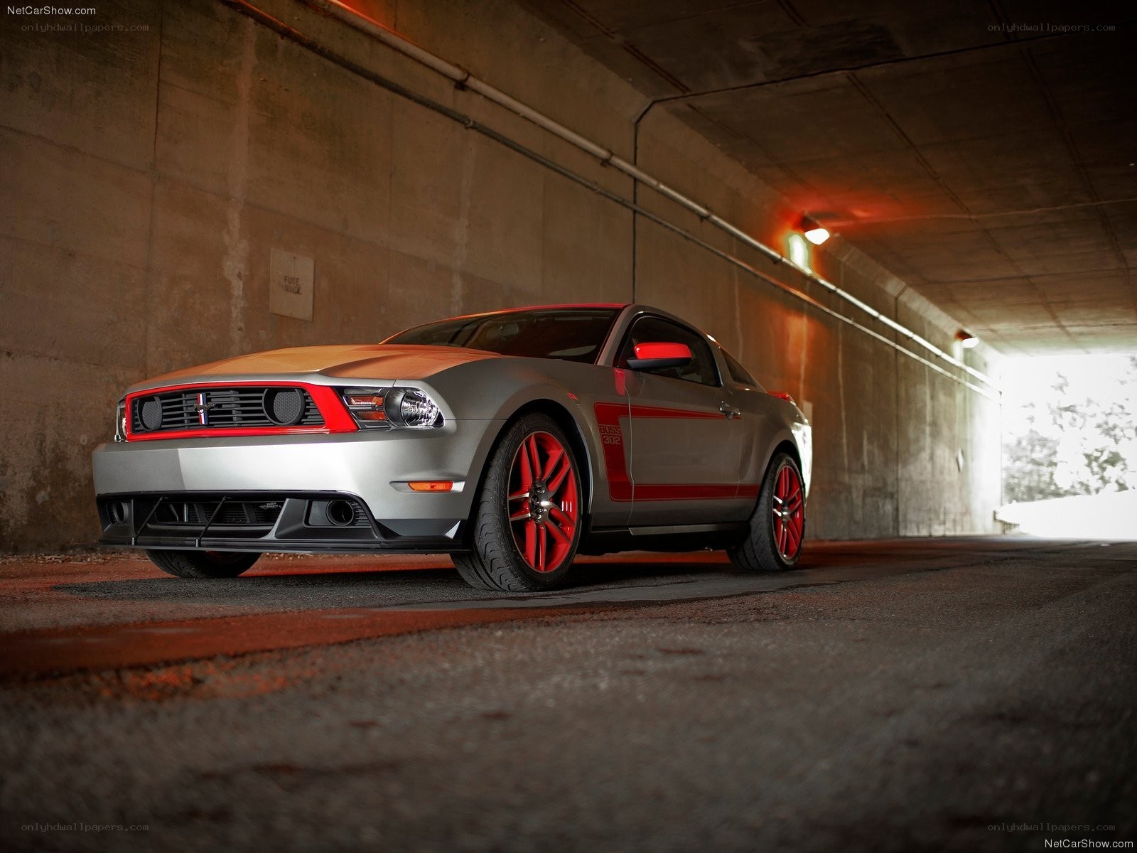 silver ford mustang boss 302