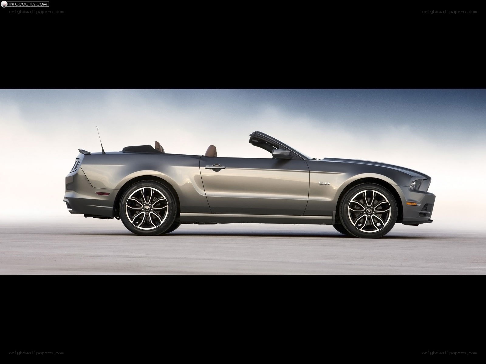 silver ford mustang convertible