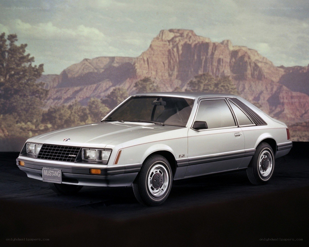 Silver Ford Mustang coupe