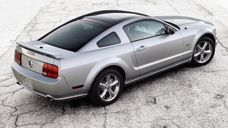 silver ford mustang gt