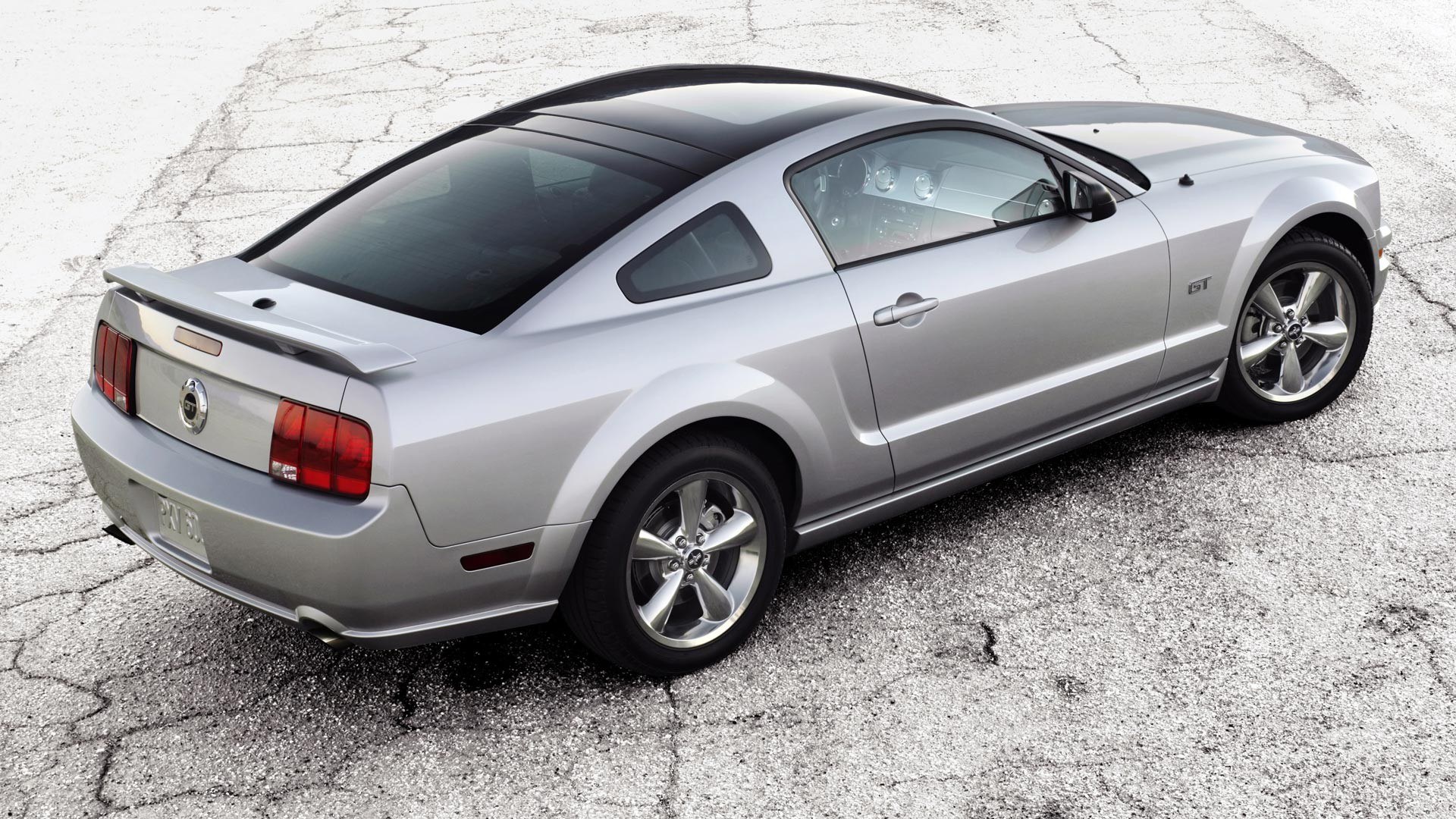 silver ford mustang gt