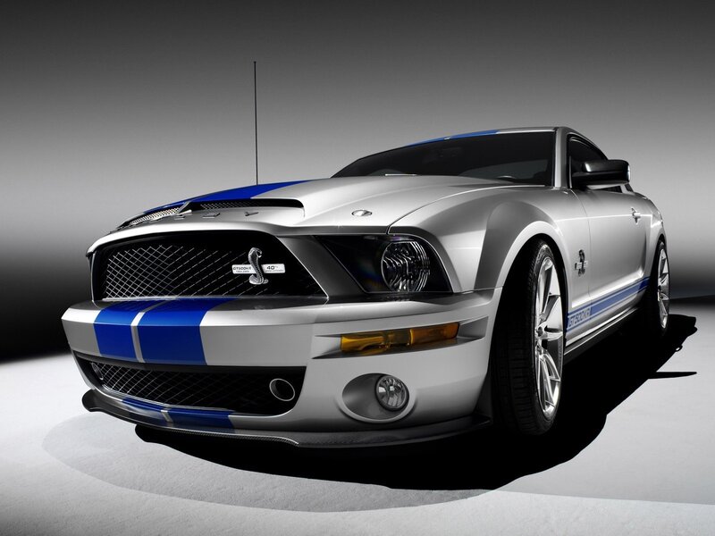 Silver Ford Mustang Shelby GT500