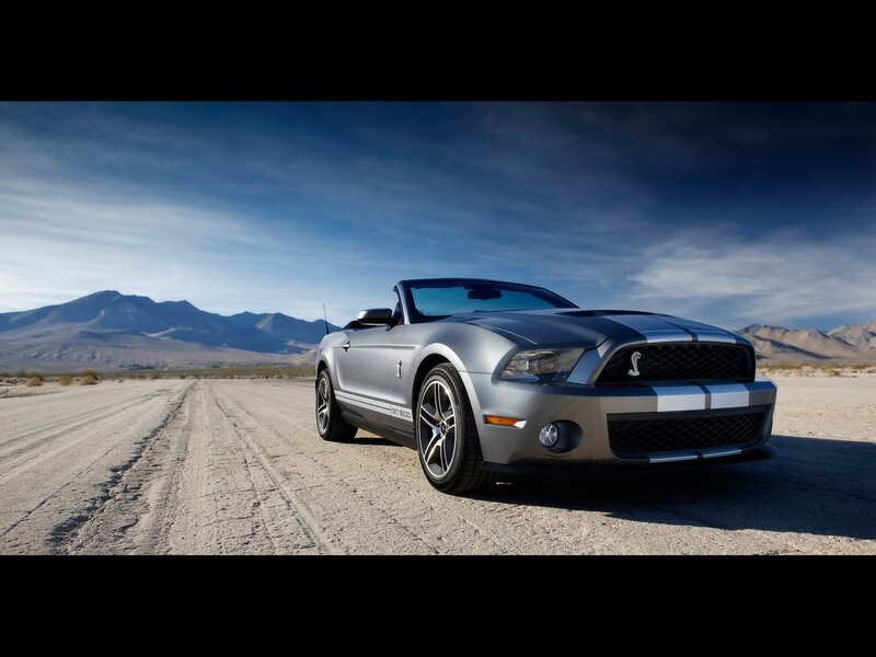 Silver Ford Mustang Shelby GT500