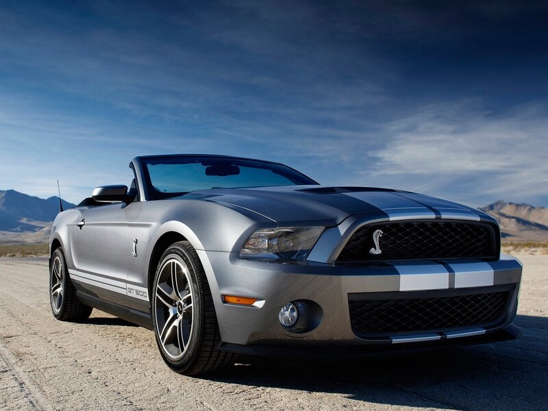 Silver Ford Mustang Shelby GT500
