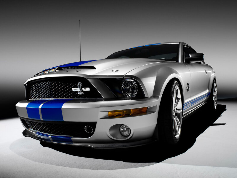 Silver Ford Mustang Shelby GT500