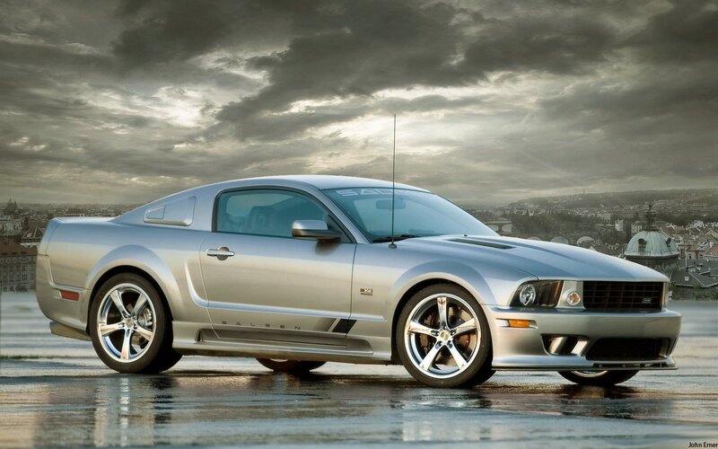 Silver Ford Mustang SHELLEN