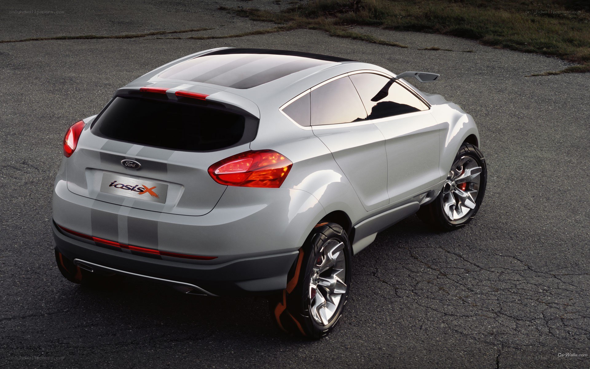 Silver Ford Tosts X concept car