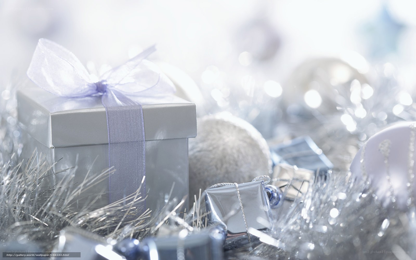 Silver gift box with ornaments