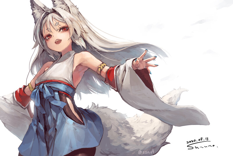 Silver-haired Fox Girl — White, Dynamic