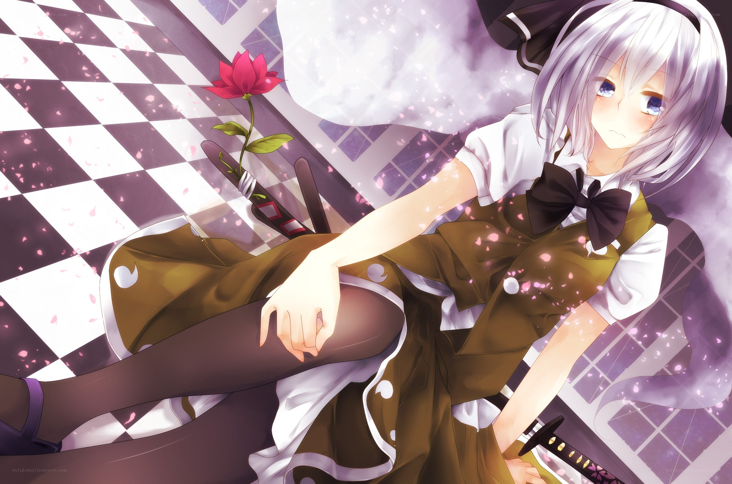 silver-haired girl with sword