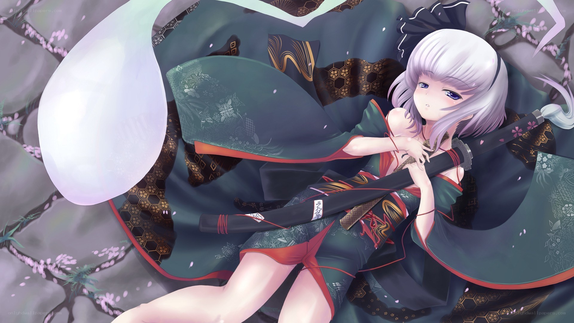 silver-haired girl with sword