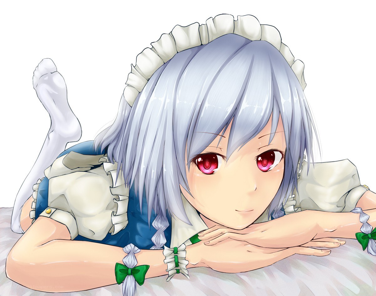 silver-haired maid character