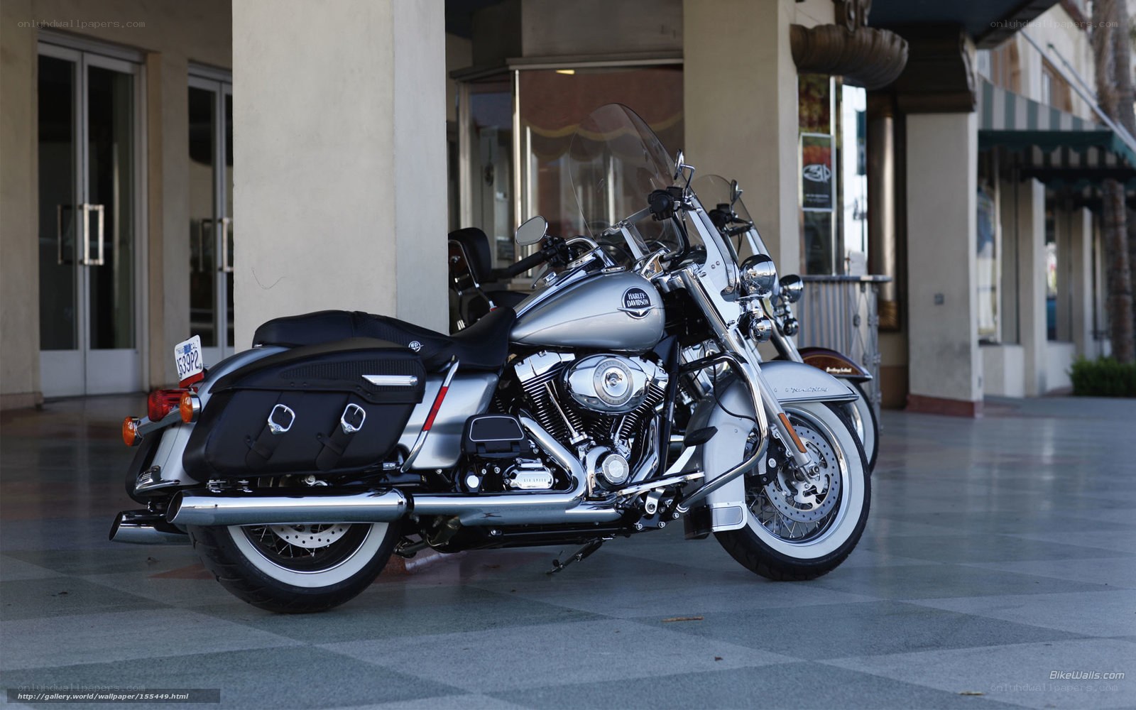 Silver Harley-Davidson motorcycle
