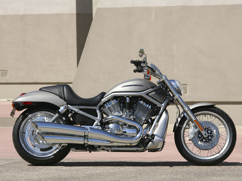 Silver Harley-davidson Motorcycle — Neutral, Afternoon, Photograph, Seat