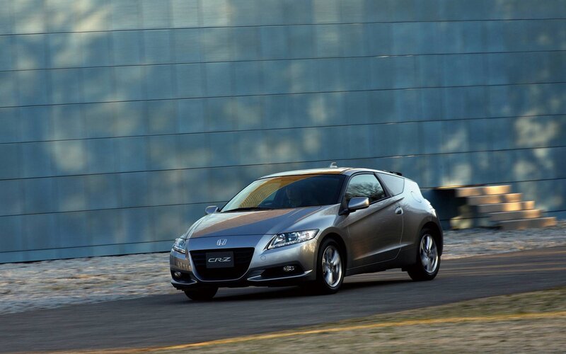 Silver Honda CR-Z — Dynamic