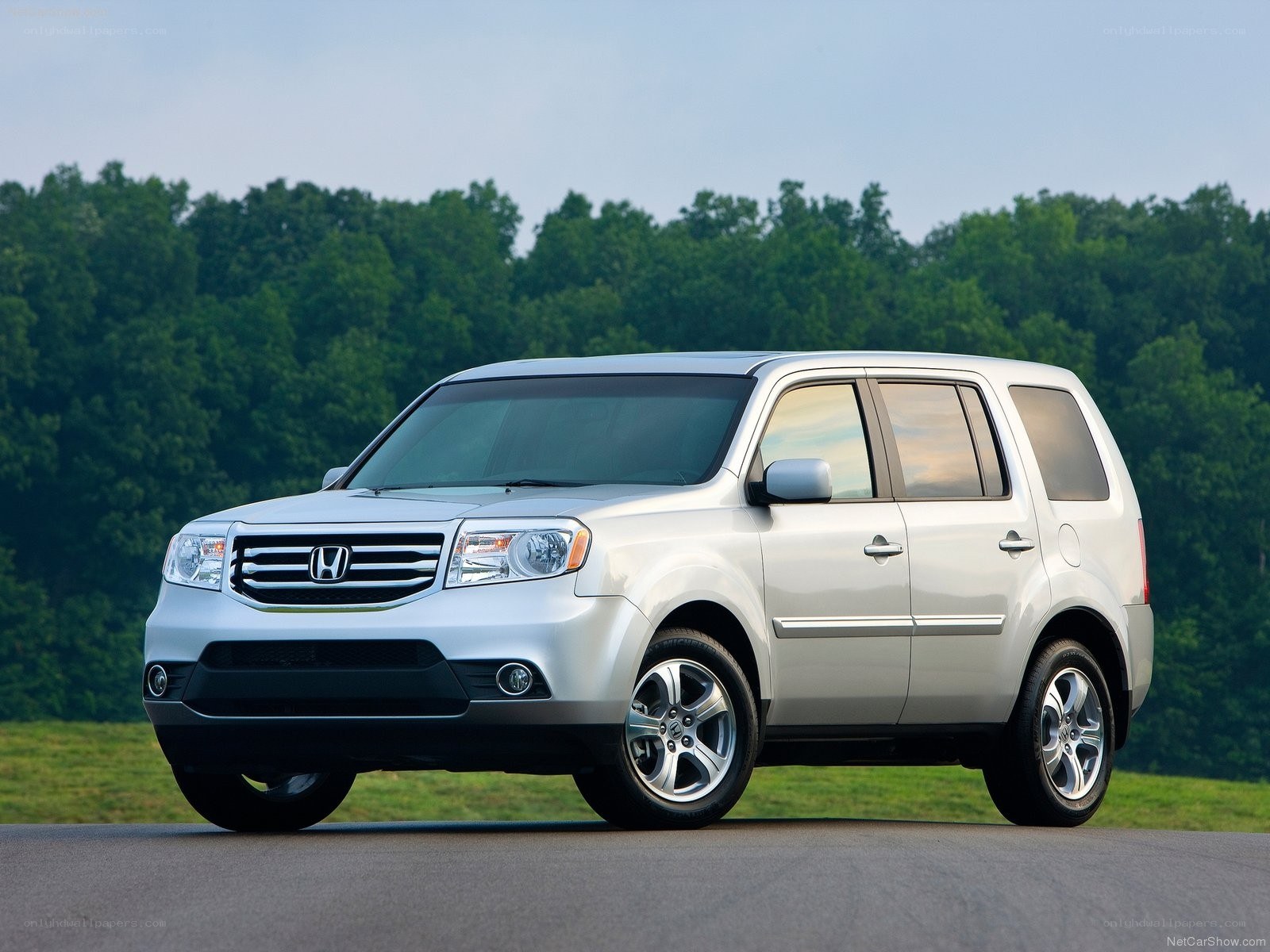 silver honda pilot suv